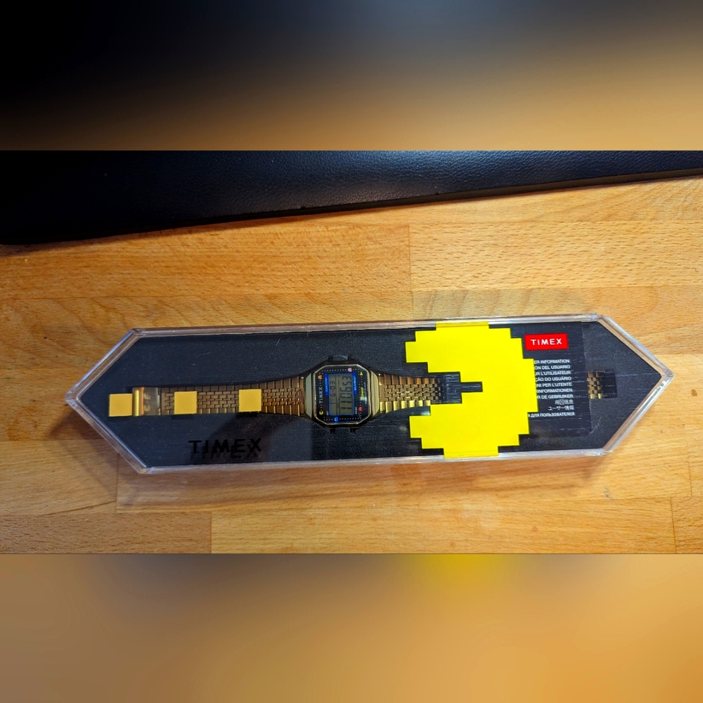 Timex T80 x PACMAN (NEW)